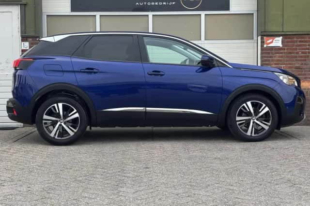 Peugeot 3008 (2017) thumbnail 5