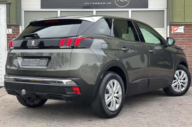 Peugeot 3008 (2018) thumbnail 6