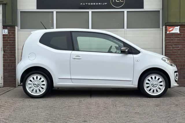 Volkswagen Up! (2013) thumbnail 5