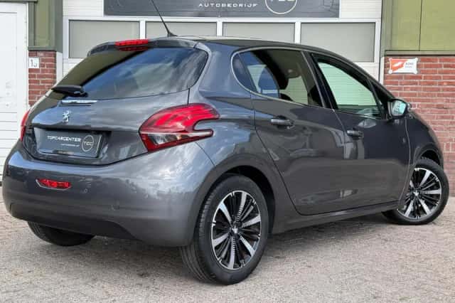 Peugeot 208 (2019) thumbnail 6