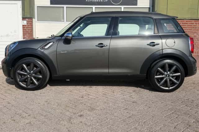 MINI Countryman (2014) thumbnail 4
