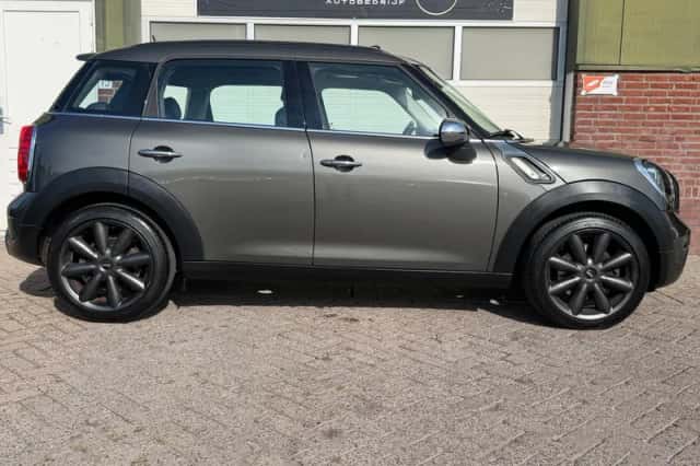 MINI Countryman (2014) thumbnail 5