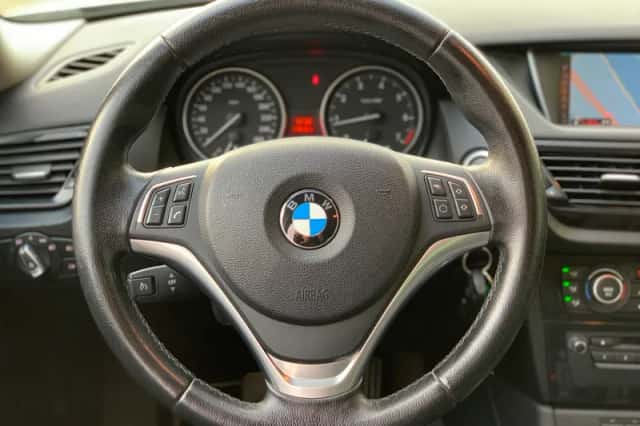 BMW X1 (2013) thumbnail 3