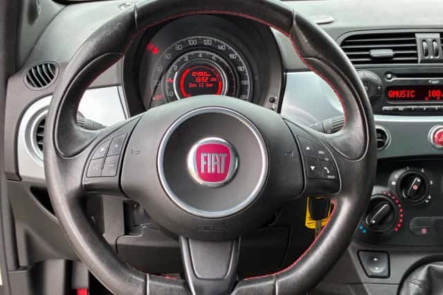 Fiat 500 (2014) thumbnail 2