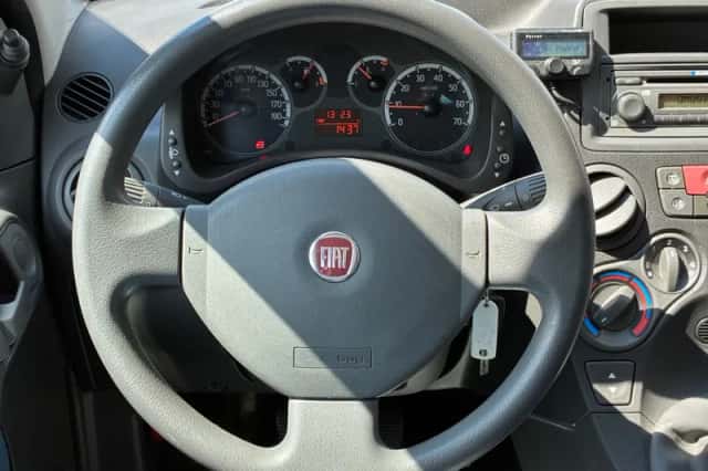 Fiat Panda (2010) thumbnail 2