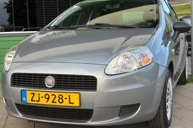 Fiat Punto (2011) thumbnail 4
