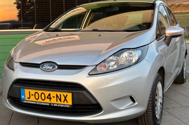 Ford Fiesta (2011) thumbnail 4