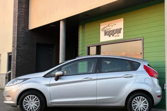 Ford Fiesta (2011) thumbnail 6