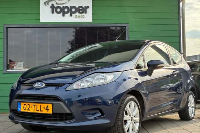 Ford Fiesta (2012) thumbnail 1