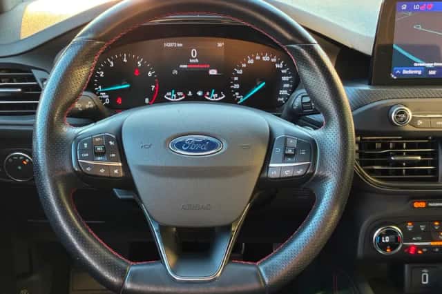 Ford Focus (2018) thumbnail 2