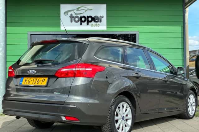 Ford Focus (2016) thumbnail 3