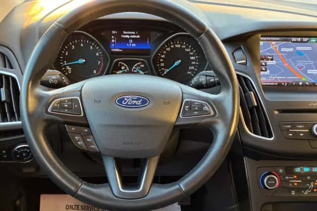 Ford Focus (2016) thumbnail 2