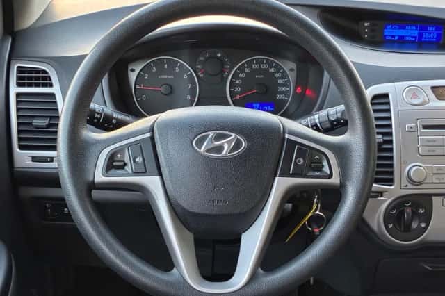 Hyundai i20 (2012) thumbnail 2