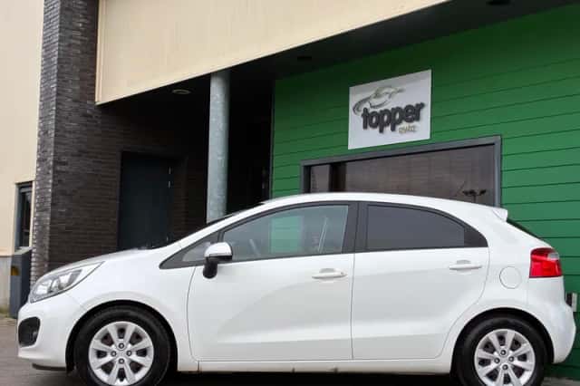 Kia Rio (2012) thumbnail 5