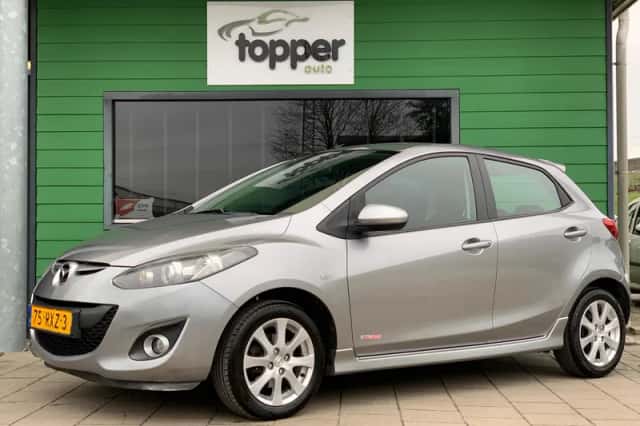 Mazda 2 (2011) thumbnail 1