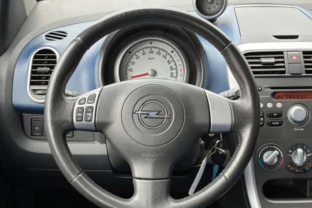 Opel Agila (2008) thumbnail 2