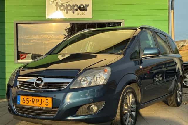Opel Zafira (2011) thumbnail 1