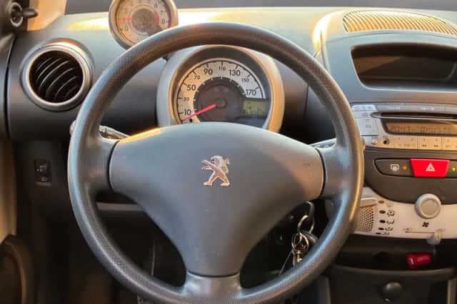 Peugeot 107 (2012) thumbnail 2