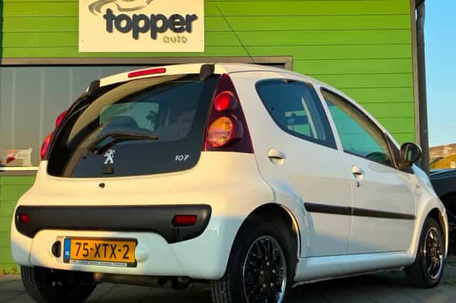 Peugeot 107 (2012) thumbnail 3