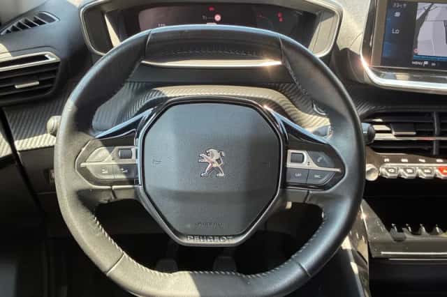 Peugeot 2008 (2020) thumbnail 2