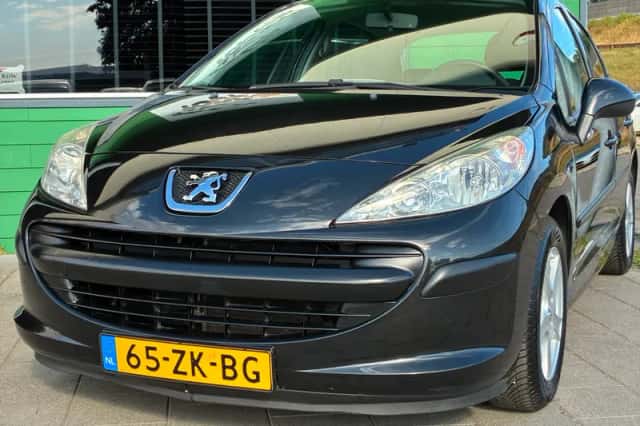 Peugeot 207 (2008) thumbnail 4