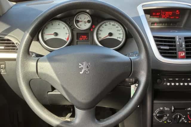 Peugeot 207 (2007) thumbnail 2