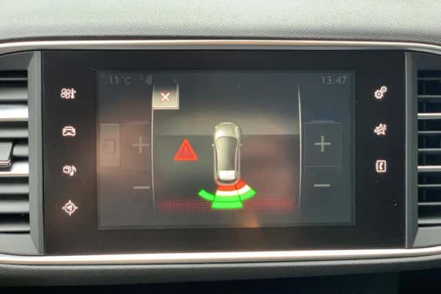 Peugeot 308 (2014) thumbnail 6