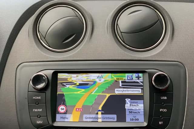 SEAT Ibiza (2013) thumbnail 4