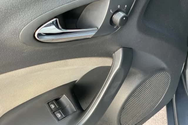 SEAT Ibiza (2013) thumbnail 5