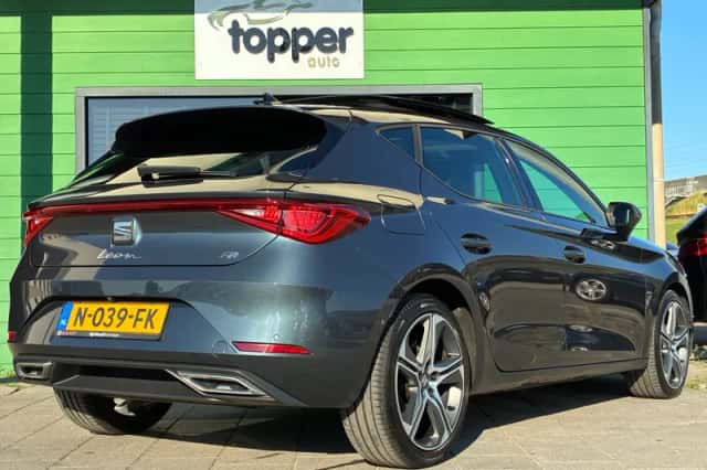 SEAT Leon (2021) thumbnail 3