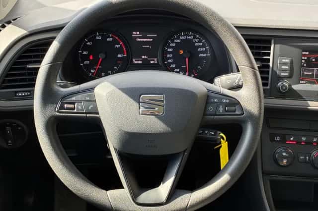 SEAT Leon (2016) thumbnail 2