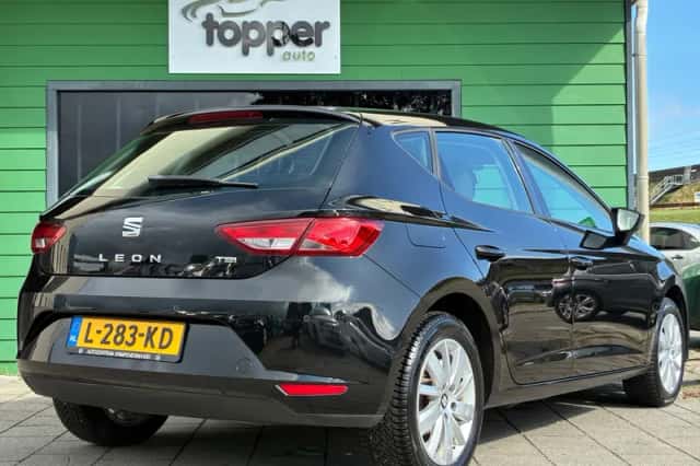 SEAT Leon (2016) thumbnail 3