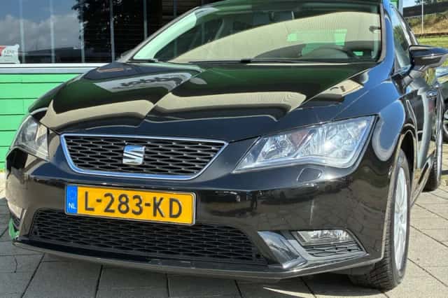 SEAT Leon (2016) thumbnail 4