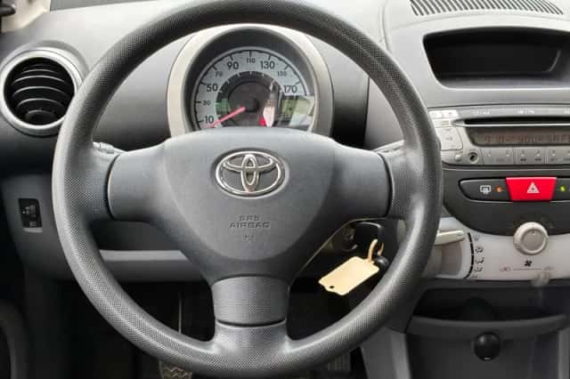 Toyota Aygo (2007) thumbnail 2