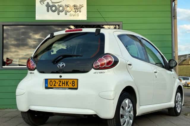 Toyota Aygo (2012) thumbnail 3