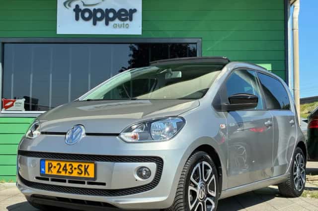 Volkswagen Up! (2015) thumbnail 1