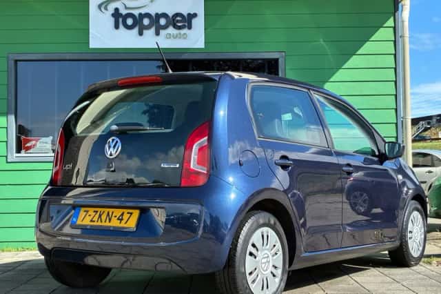 Volkswagen Up! (2015) thumbnail 3
