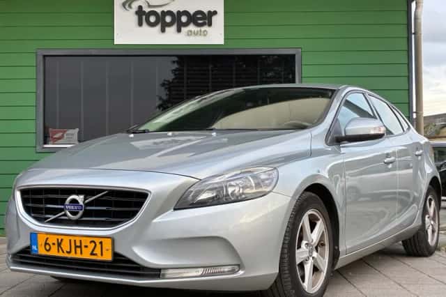 Volvo V40 (2013) thumbnail 1