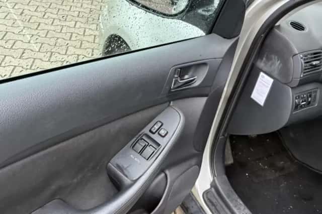 Toyota Avensis (2007) thumbnail 5