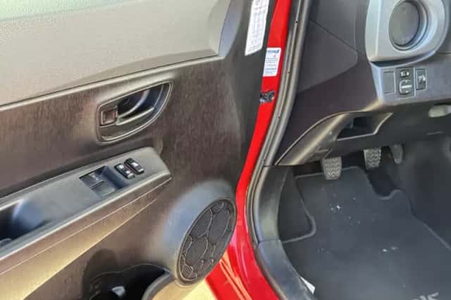 Toyota Yaris (2014) thumbnail 5