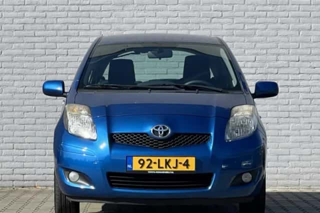 Toyota Yaris (2010) thumbnail 5