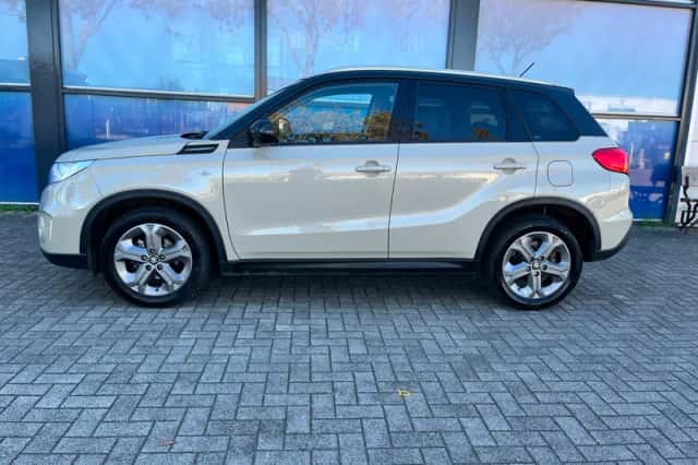 Suzuki Vitara (2017) thumbnail 3