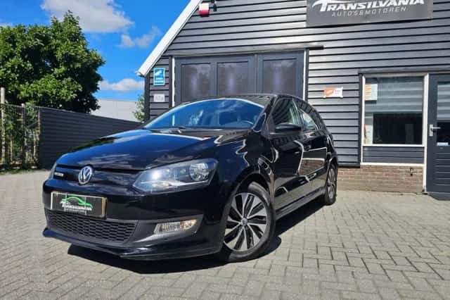 Volkswagen Polo (2015) thumbnail 1