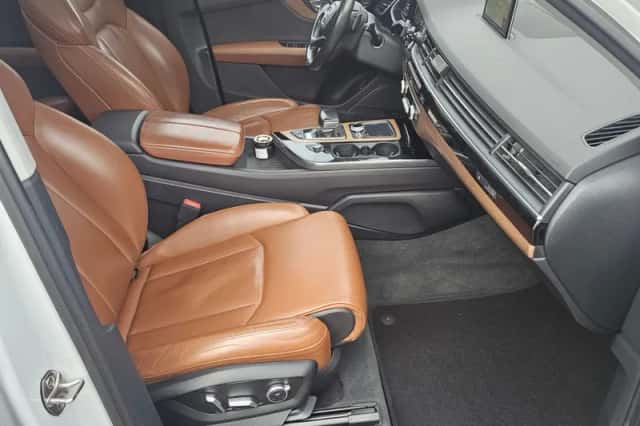 Audi Q7 (2016) thumbnail 4