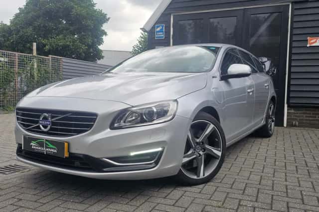 Volvo V60 (2014) thumbnail 1