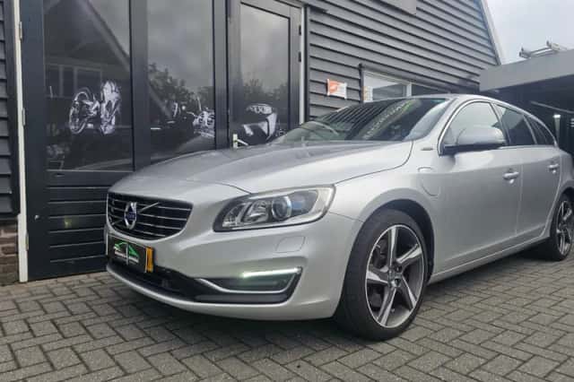 Volvo V60 (2014) thumbnail 3