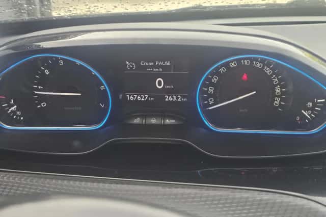 Peugeot 2008 (2014) thumbnail 4