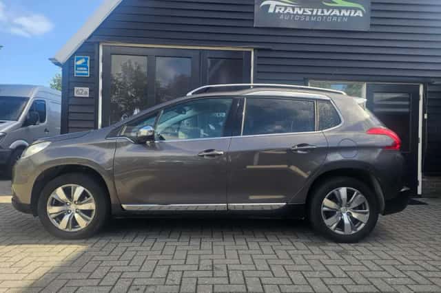 Peugeot 2008 (2014) thumbnail 6