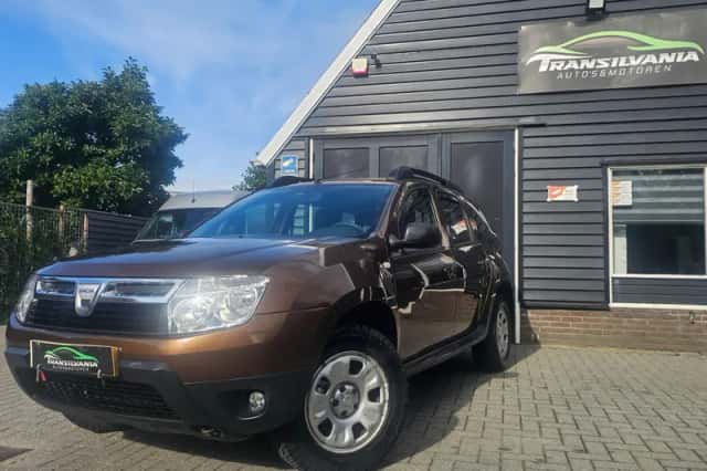 Dacia Duster (2011) thumbnail 1
