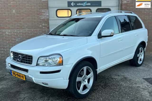 Volvo XC90 (2014) thumbnail 1